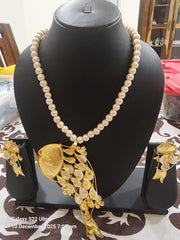 Pearl Necklace with Fish pendant & Earrings