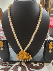 Onyx stone Necklace with Silver coated Pendant & Earrings