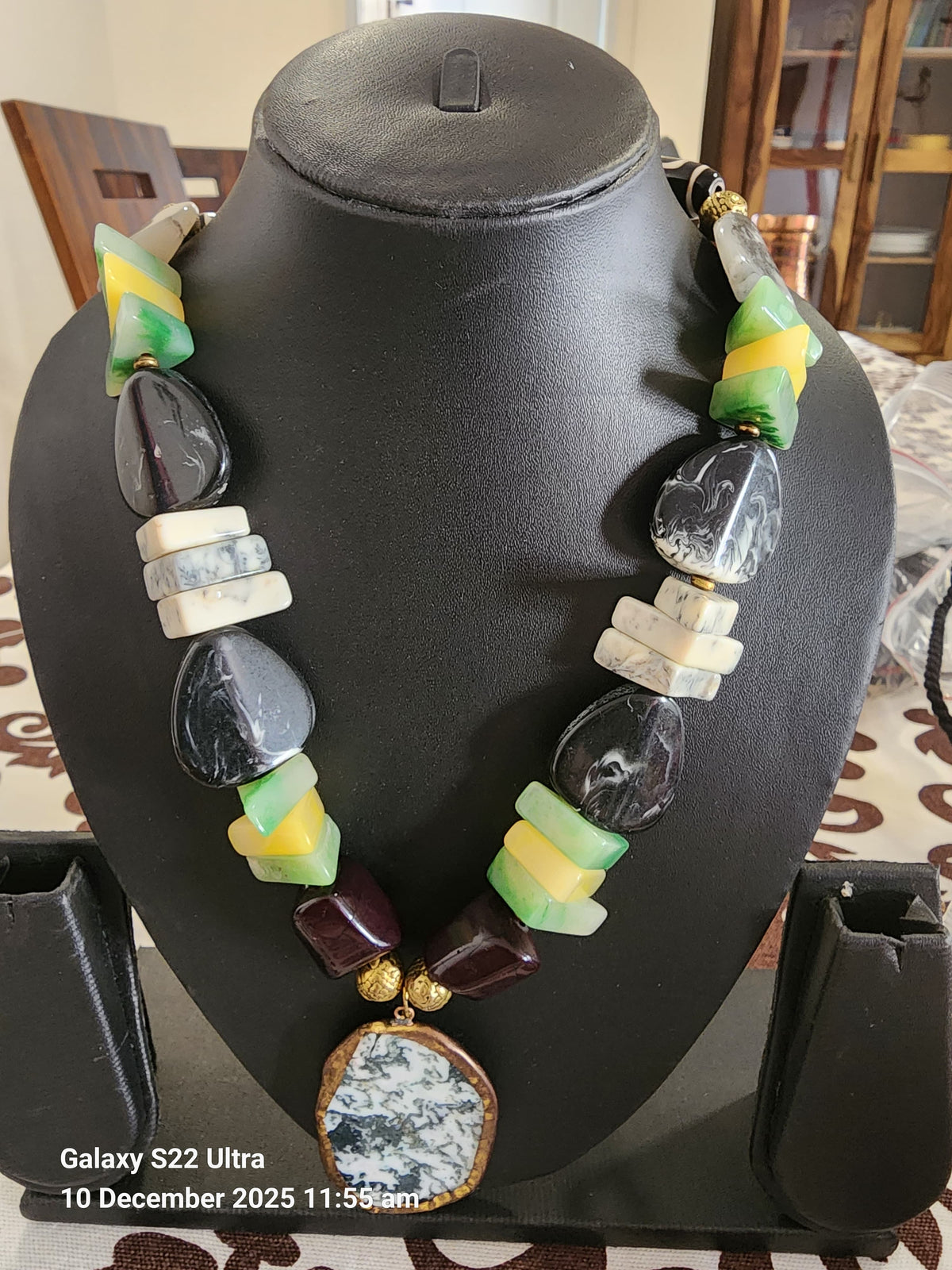 Beads Necklace with stone Pendant