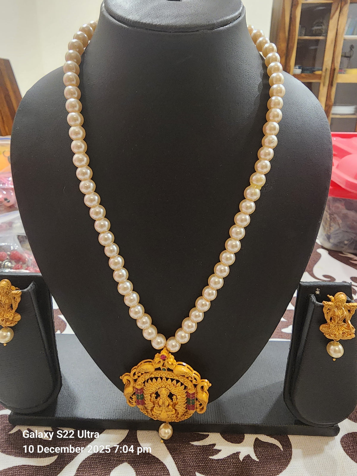 Pearl Necklace with Temple Pendant & Earrings